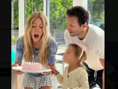 Cris Morena junto a su hijo y su nieta.