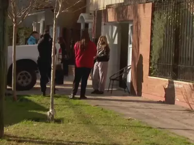 El barrio est� conmocionado por el terrible crimen de Lomas de Zamora. (Foto: gentileza TN)
