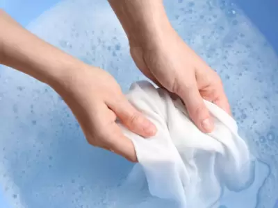 Lavar a mano con jab�n blanco/ Fuente: Web