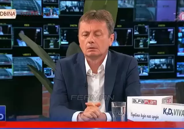El momento en que el ministro serbio sufri� un ACV en vivo.