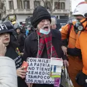 Clima de tensi�n en el Congreso: marchas, gases y enfrentamientos