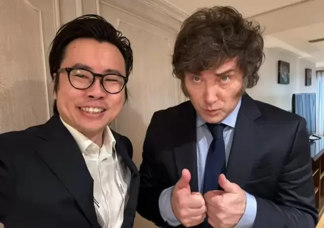 El supuesto CEO de KIP Protocol, "Juli�n Peh", con el presidente Milei.