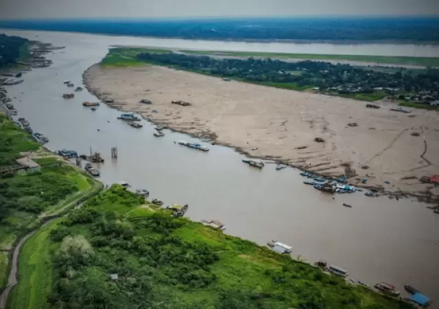 La isla Santa Rosa surgi� a mediados del siglo pasado y es un inesperado foco de conflicto entre las dos naciones vecinas.