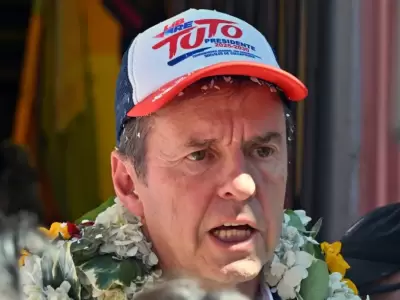 El candidato de 65 a�os dijo que promover� un cambio de todas las leyes en caso de ser electo.