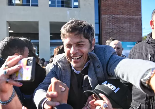 Axel Kicillof en la costa