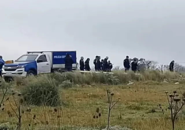 La Polic�a realiz� rastrillajes en busca de pruebas. (Foto: gentileza Cr�nica)