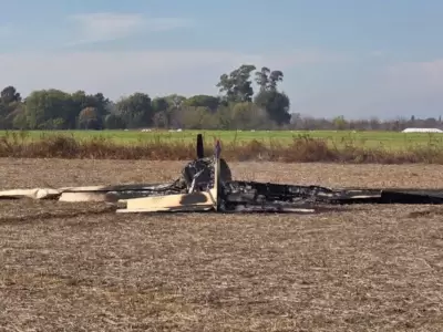 Avioneta incendiada.