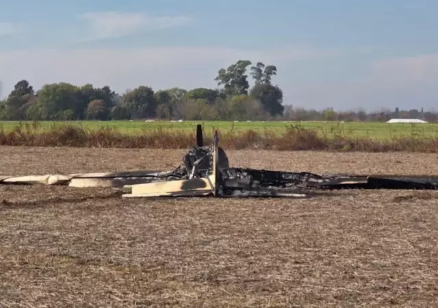 Avioneta incendiada.