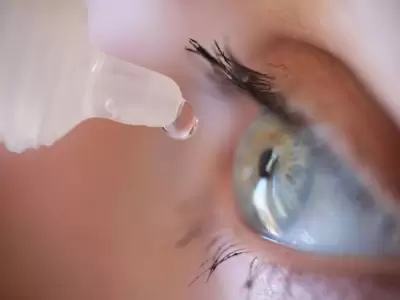El efecto de las gotas de acelidina empieza a los 30 minutos y dura hasta 10 horas.