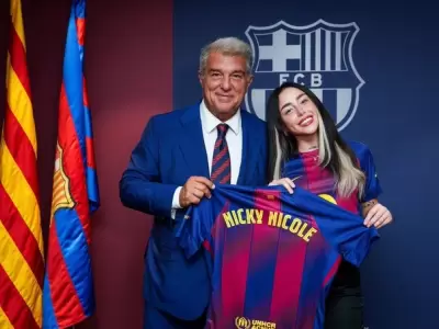 Niki Nicole recibi� la camiseta del Barcelona