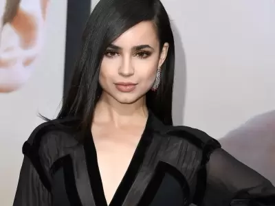 Sofia Carson.