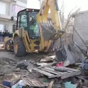 Coca�na, balanzas y un rifle: el hallazgo que llev� a demoler una vivienda narco