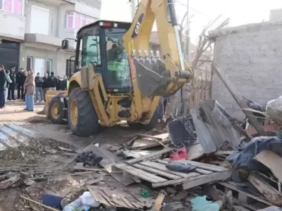 En un fuerte operativo de seguridad derribaron una casa que funcionaba para la comercializaci�n de drogas/Fuente: Sebasti�n Fari�a Petersen-LM Neuquen