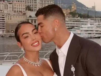 Cristiano le obsequi� un impactante anillo de compromiso a Georgina.