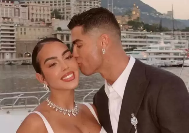 Cristiano le obsequi� un impactante anillo de compromiso a Georgina.