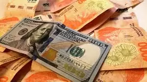 El control de los pesos en circulación es fundamental para evitar saltos de la moneda estadounidense.