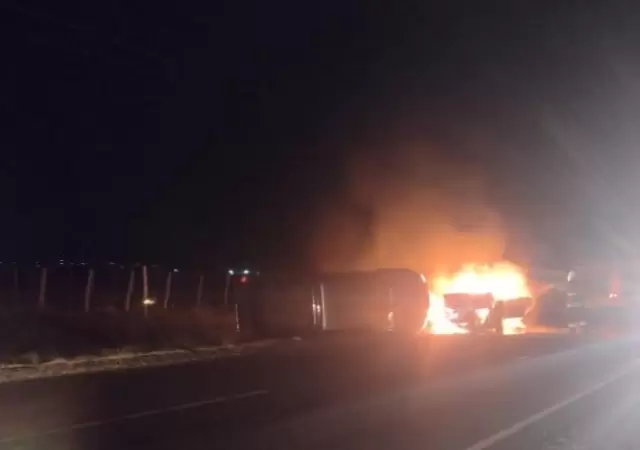 Grave accidente en Tupungato entre una camioneta y un auto, el rodador menor se incendi�/ Foto: Cuanta de X de Mat�as Pascualetti