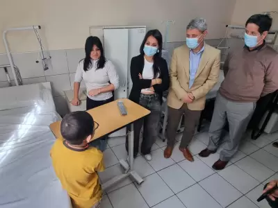 Donaci�n de la Asociaci�n Traspasar al Hospital Fleming.