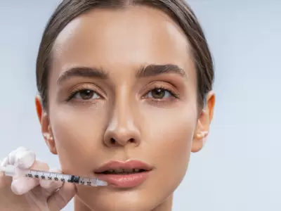 La aplicaci�n de �cido hialur�nico no es recomendable en adolescentes de entre 15 y 16 a�os aunque siempre hay excepciones.