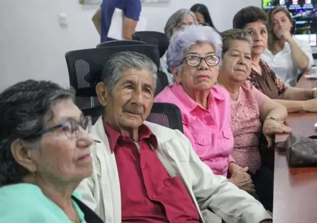 "Proponemos la construccin urgente de una Mesa de Emergencia Social, que rena a representantes del Estado".