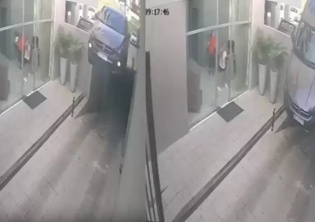 Auto cae al vac�o.