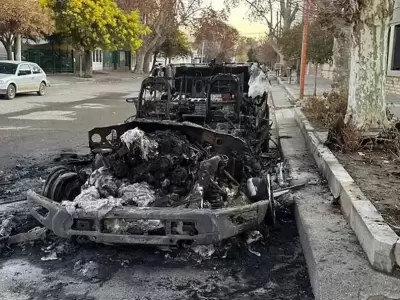 Camioneta incendiada de Marcos Rojo.