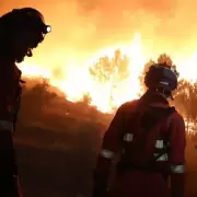 Extremo calor e incendios asolan España, mientras Inglaterra sufre gran sequía