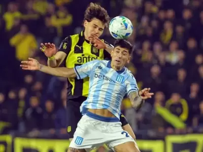 Pe�arol venci� a Racing en Uruguay