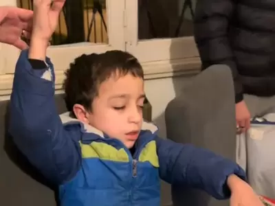 Con una actuaci�n digna, el nene se hizo el dormido y enga�� a toda su familia en una broma que termin� explotando en TikTok.