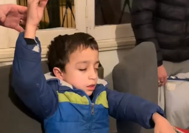 Con una actuaci�n digna, el nene se hizo el dormido y enga�� a toda su familia en una broma que termin� explotando en TikTok.