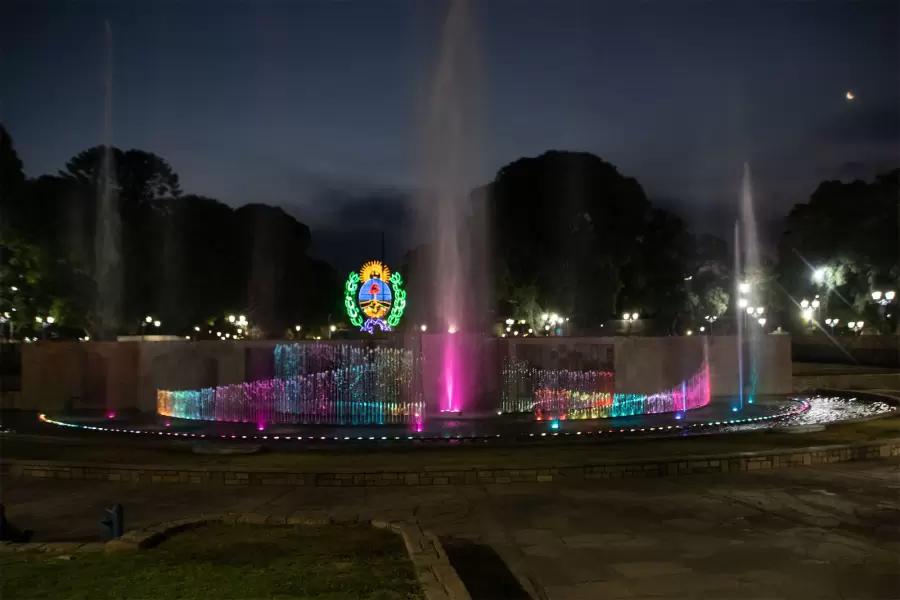 Las aguas danzantes de la plaza Independencia