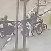 VIDEO / Incomprensible asesinato de una joven para tratar de robarle la moto
