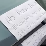 Auto mal estacionado le impidi� ir a trabajar y su cartel se hizo viral