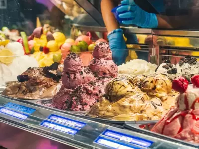 Del�itese Con Un Refrescante Helado De Chocolate Y Menta En El Caf� Gelato Del Bellagio Las Vegas