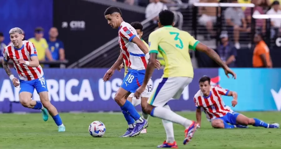 Alex Arce fue citado a la Selecci�n de Paraguay.