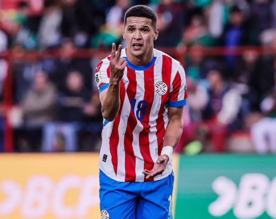Alex Arce fue citado a la Selecci�n de Paraguay.