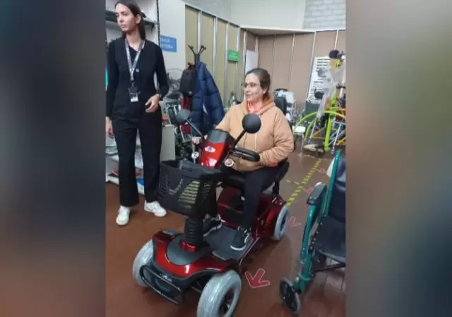 Gloria Mu�oz, la beneficiaria del scooter.