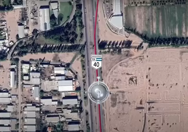 Captura de pantalla del video que muestra el traslado del artefacto.