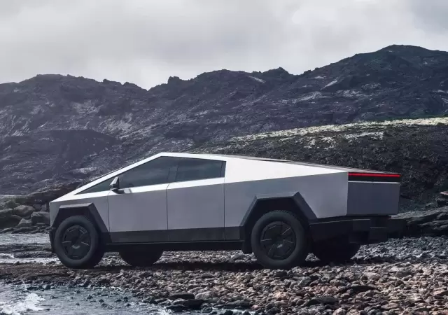 Tesla Cybertruck.