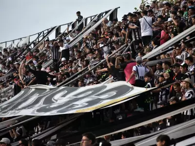 Gimnasia sue�a con el ascenso a la Liga Profesional.