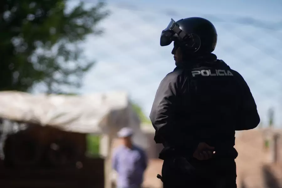 El agente detenido tiene 26 a�os. Su expareja, 25.