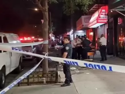 La Policia de Nueva York trabaj� en el lugar donde se desat� el violento tiroteo.