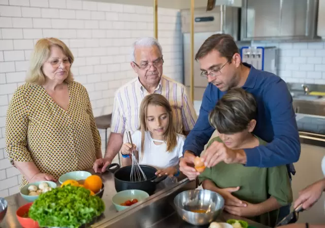 Los abuelos pueden construir v�nculos y reparan historias familiares.