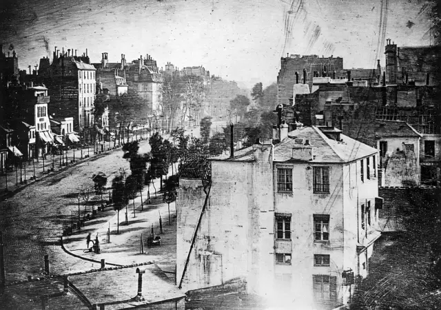 Boulevard du Temple, de Luis Daguerre, es considerada la primera foto de la historia.