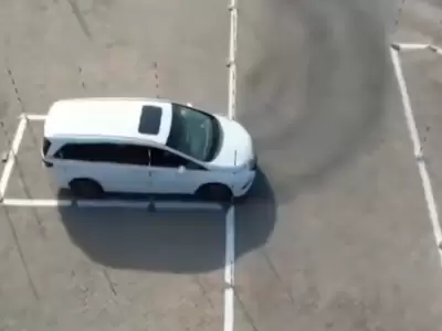 Maniobras milim�tricas y una pista desafiante ponen a prueba hasta a los conductores m�s experimentados.