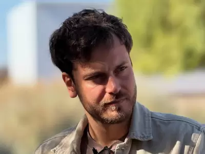 Andr�s Gil rompe el silencio y desmiente los rumores de un romance con Gimena Accardi.