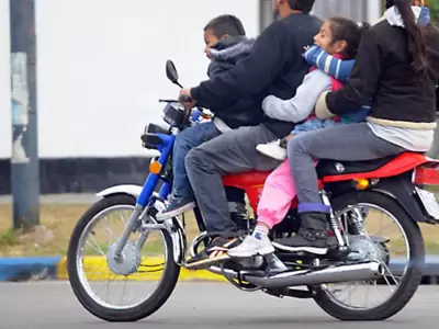 Conciencia y educaci�n vial, el desaf�o para proteger a los ni�os en motos.