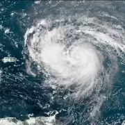 El hurac�n Erin vuelve a fortalecerse y se disparan las alarmas