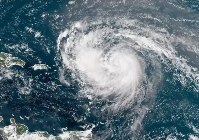 Erin recobr� vigor y preocupa su rumbo por la costa del Atl�ntico Norte.