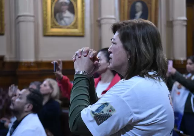 Trabajadores del Hospital Garraham estuvieron anoche en el Senado de la Naci�n.